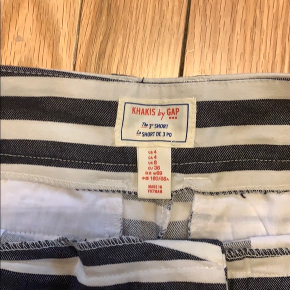 Like new gap striped shorts - Picture 3 of 3